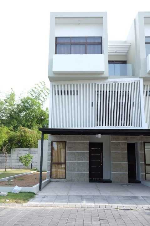 Disewakan Rumah 3 Lantai Full Furnish Siap Huni di Graha Natura Surabaya Barat - Thumbnail 7