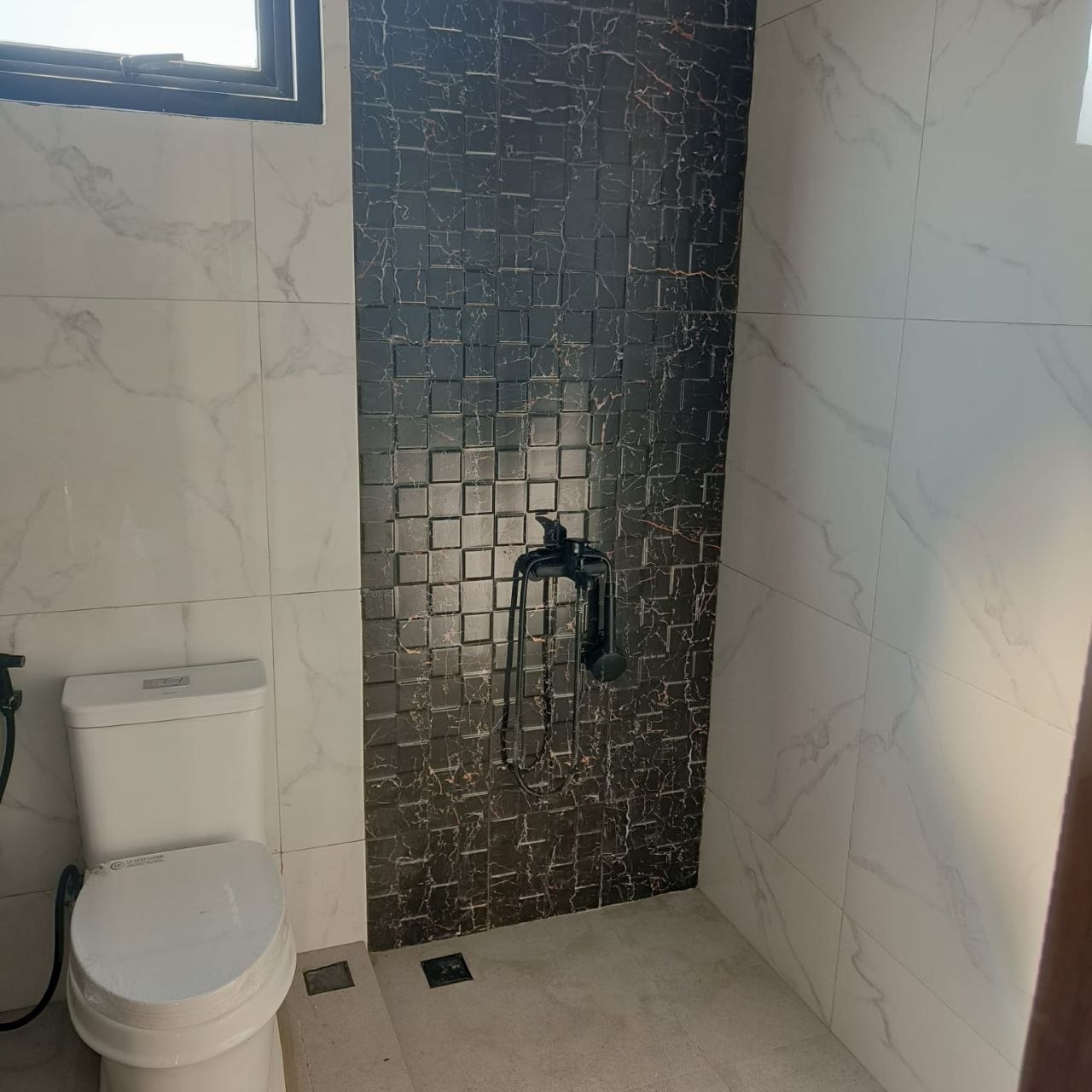 Jual Rumah Baru Siap Huni Grand Pakuwon North Victoria Surabaya Barat - Thumbnail 8