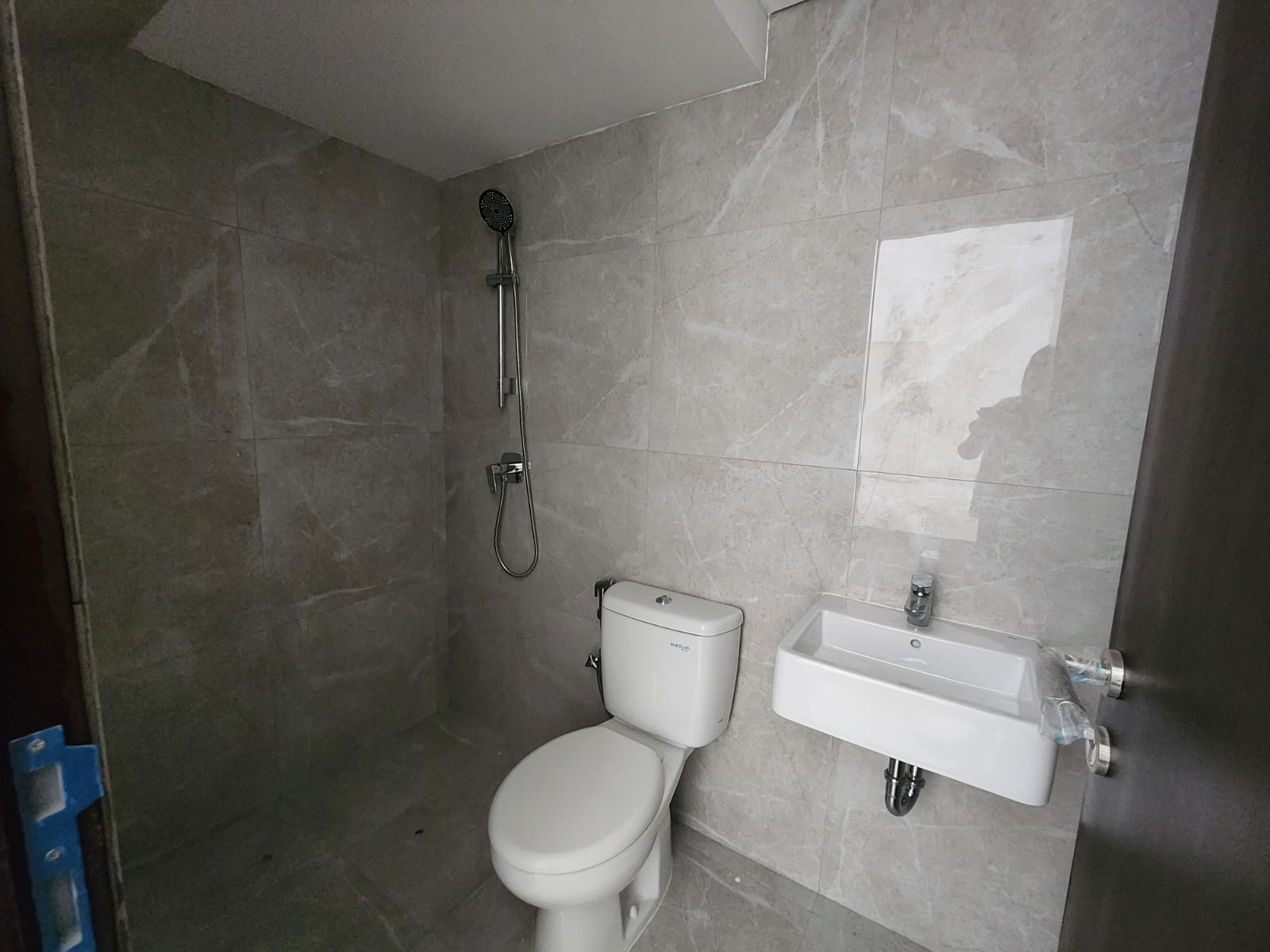 Dijual Rumah Baru Minimalis di Woodland Citraland Surabaya Barat - Thumbnail 4