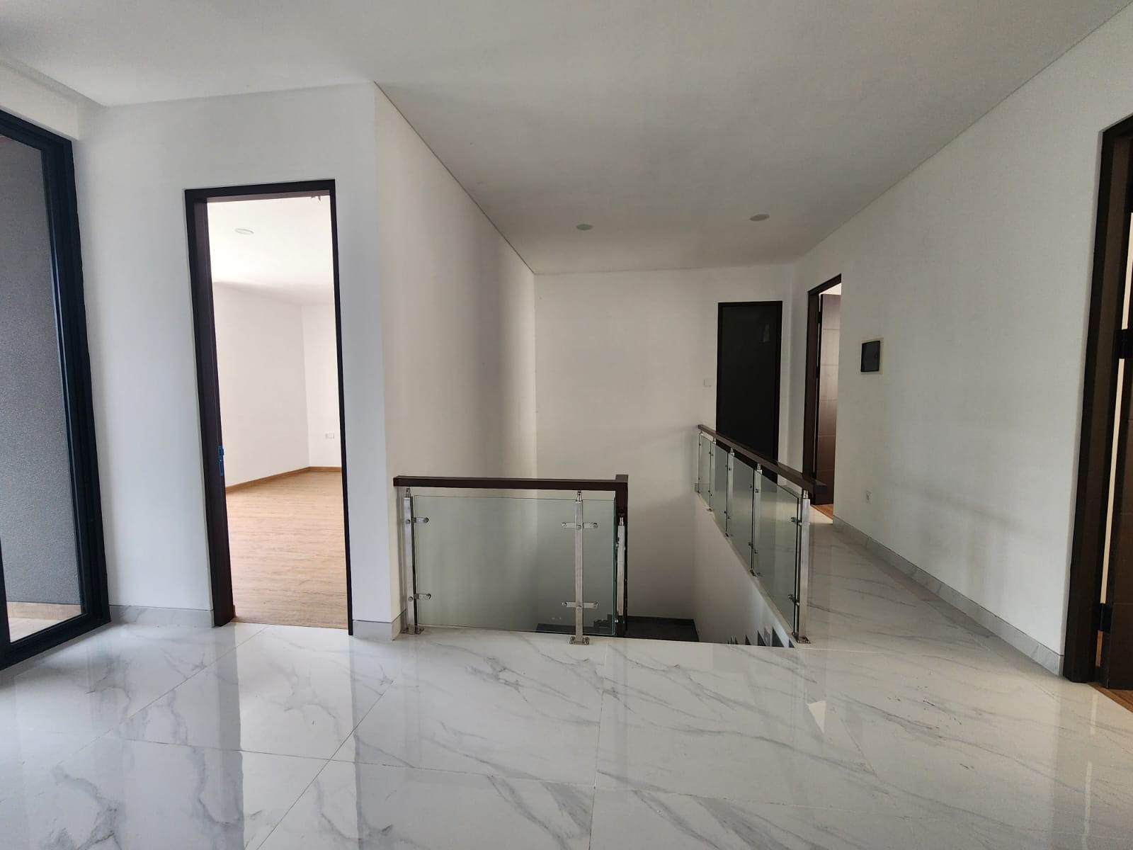 Dijual Rumah Baru Minimalis di Woodland Citraland Surabaya Barat - Thumbnail 7