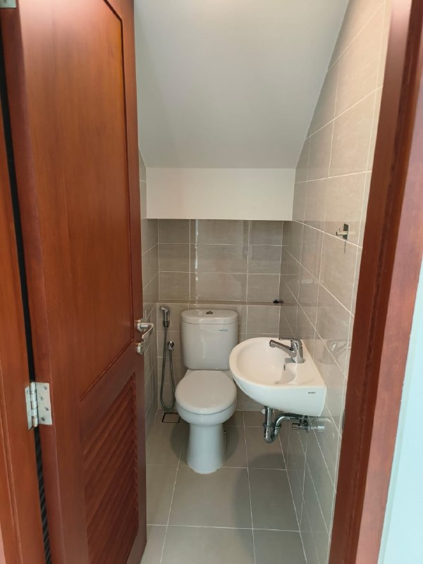 Dijual Rumah Mewah Siap Huni di Kawasan Premium Graha Natura Surabaya Barat - Thumbnail 4