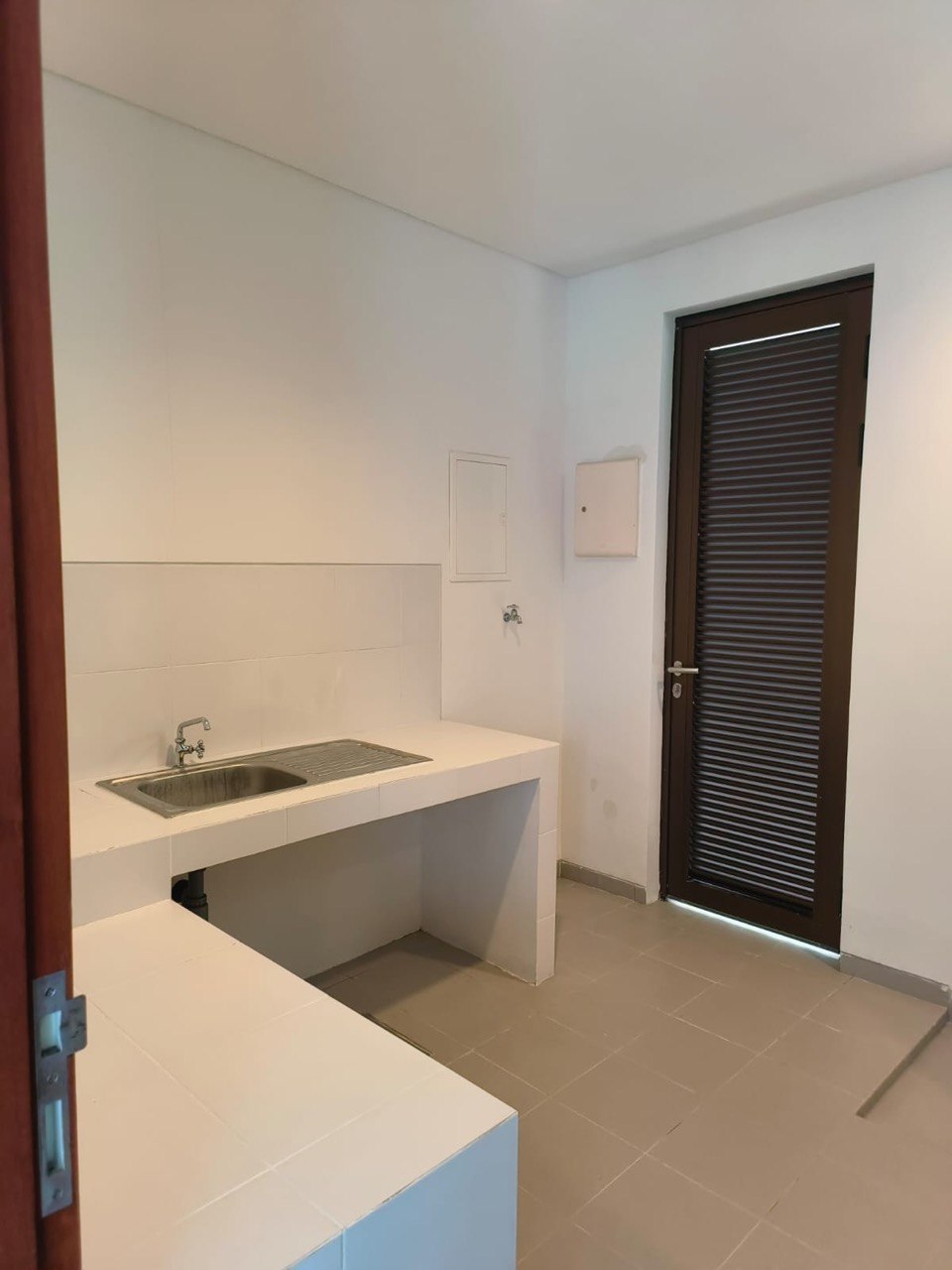 Dijual Rumah Mewah Siap Huni di Kawasan Premium Graha Natura Surabaya Barat - Thumbnail 5