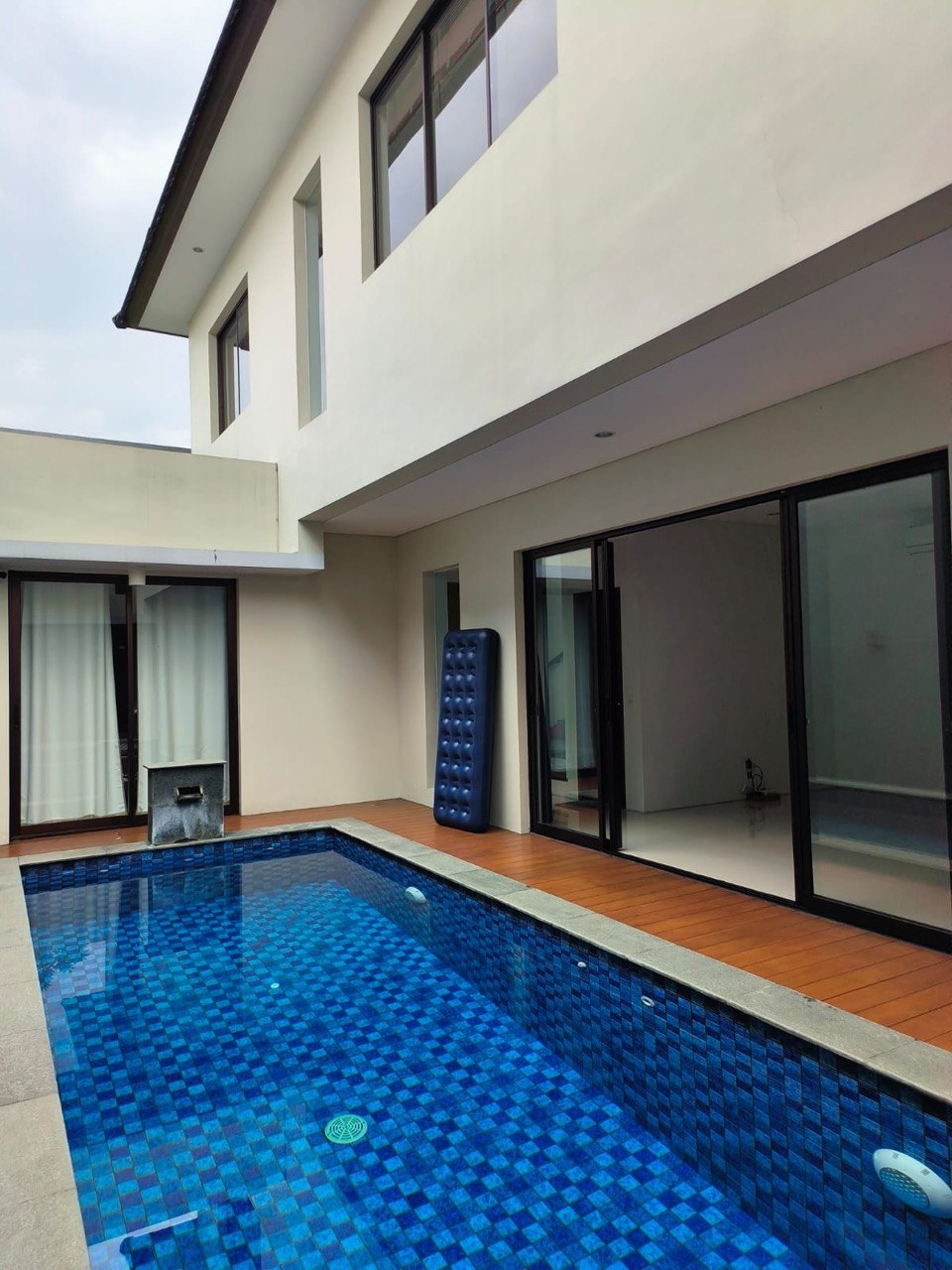 Dijual Rumah Mewah Siap Huni di Kawasan Premium Graha Natura Surabaya Barat - Thumbnail 7