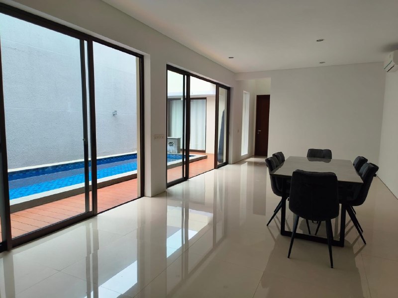 Dijual Rumah Mewah Siap Huni di Kawasan Premium Graha Natura Surabaya Barat - Thumbnail 2