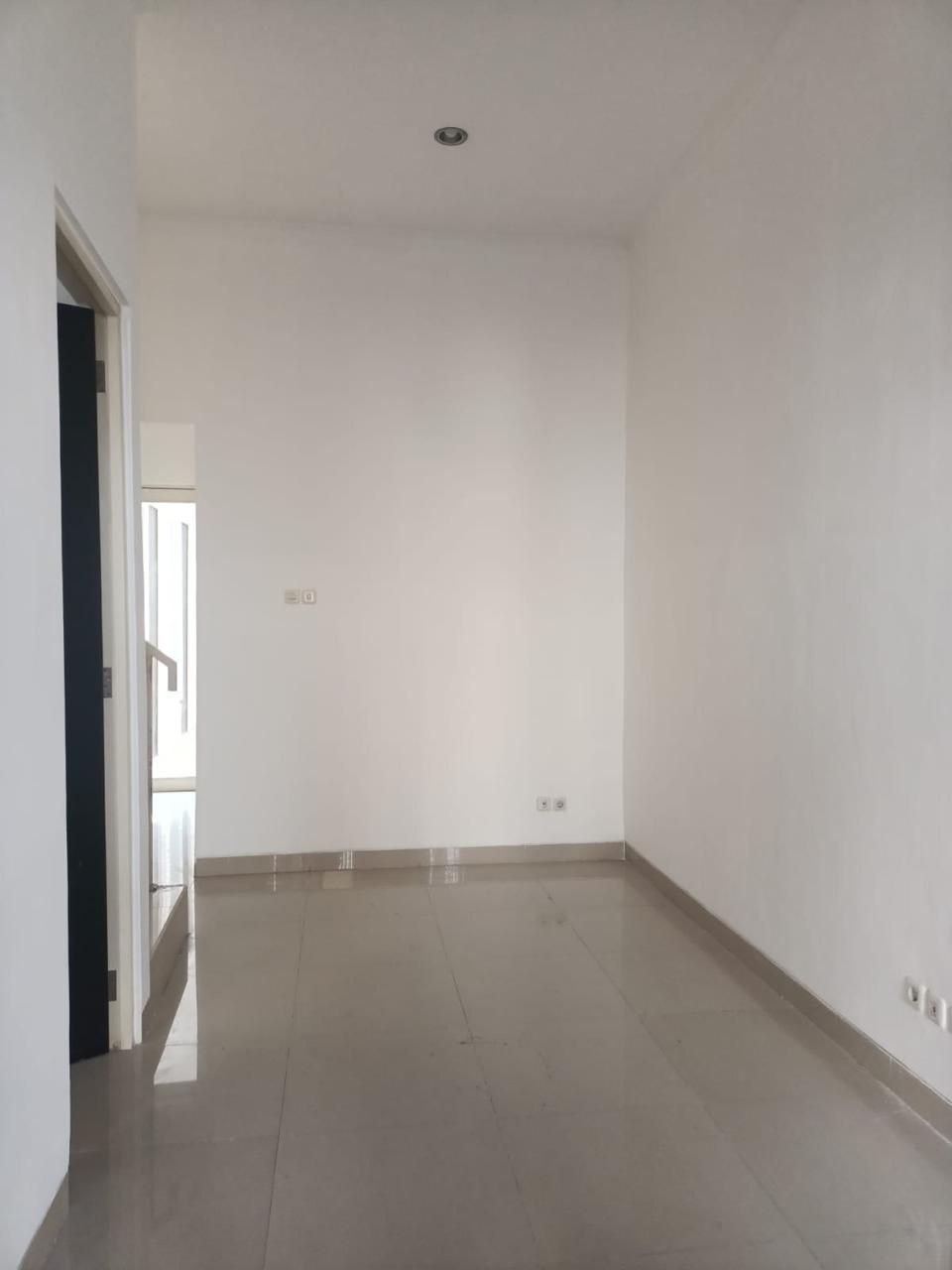 Dijual Rumah 2 Lantai di Perumahan Simpang Darmo Regency Surabaya Barat - Thumbnail 3