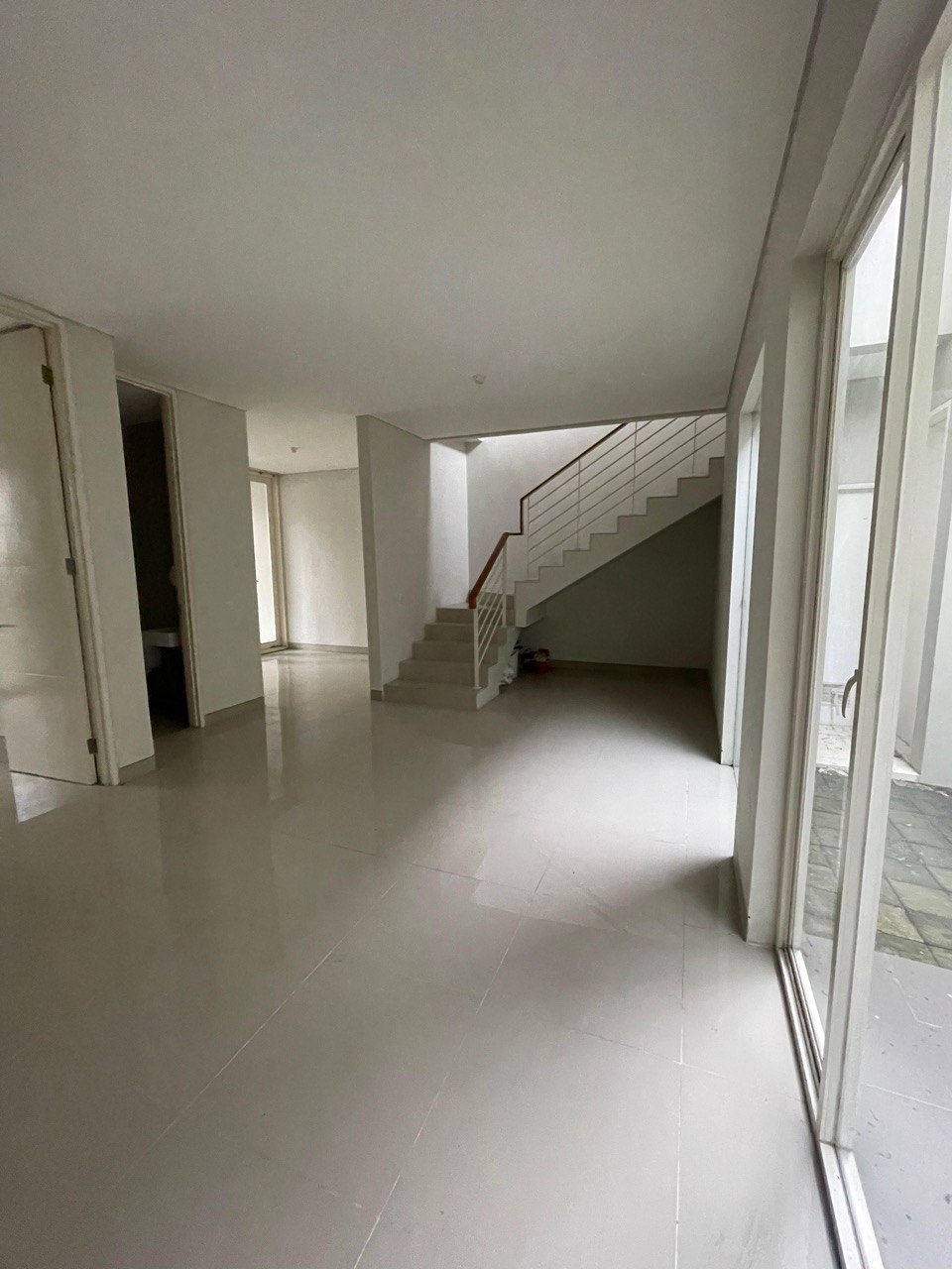 Dijual Rumah Strategis di Citraland Green Lake Surabaya Barat - Thumbnail 3