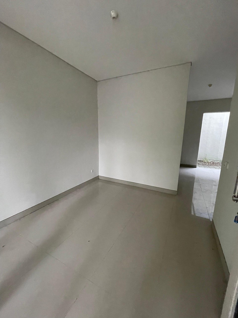 Dijual Rumah Strategis di Citraland Green Lake Surabaya Barat - Thumbnail 5