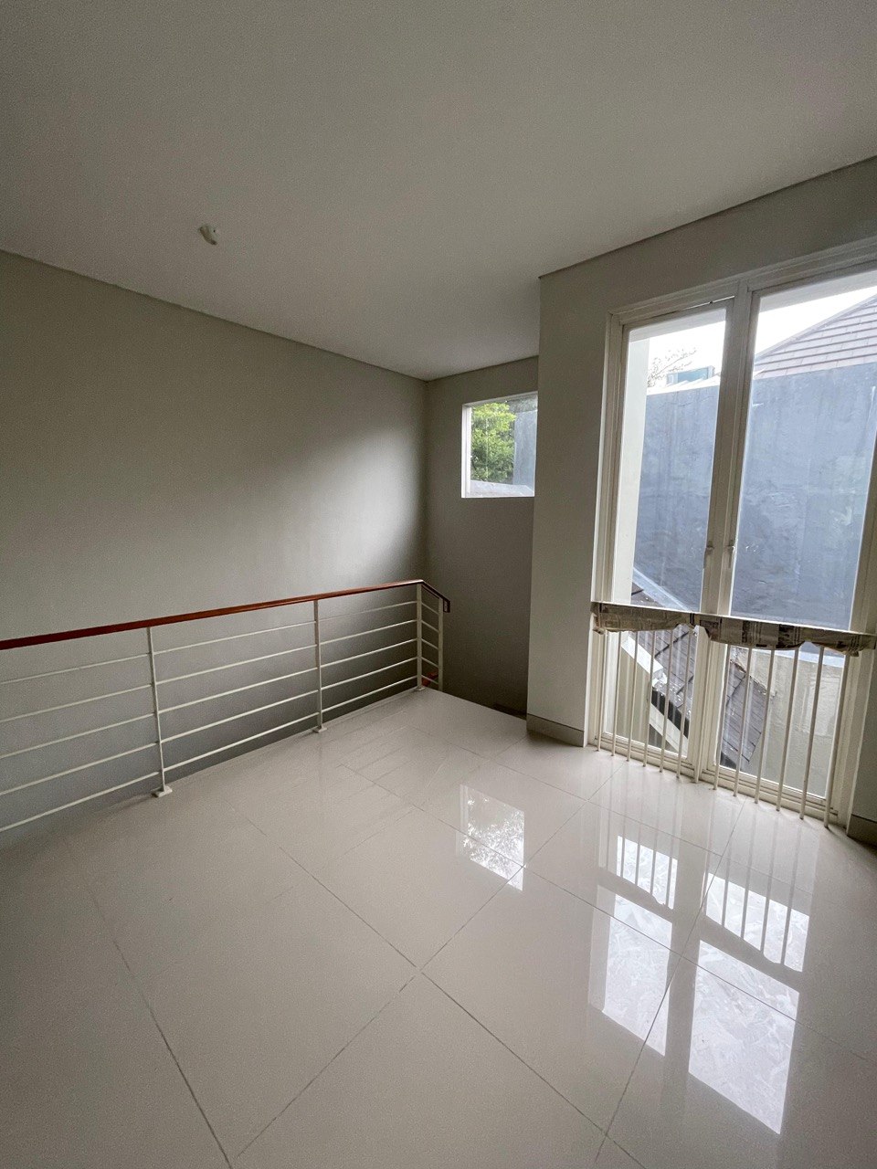 Dijual Rumah Strategis di Citraland Green Lake Surabaya Barat - Thumbnail 6