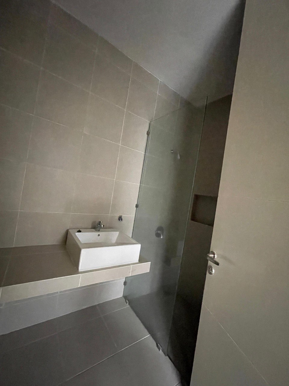 Dijual Rumah Strategis di Citraland Green Lake Surabaya Barat - Thumbnail 7