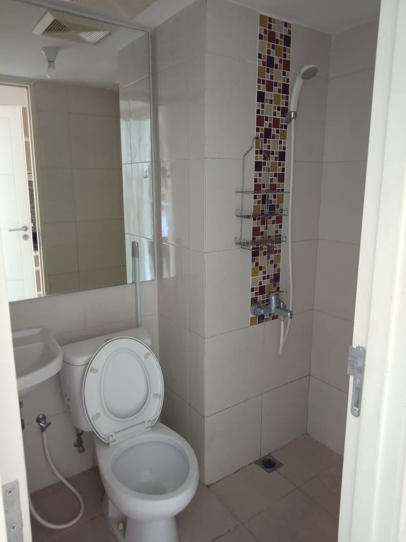 Disewakan Apartement Tanglin Full Furnished View Pool dan City di Surabaya Barat - Thumbnail 8