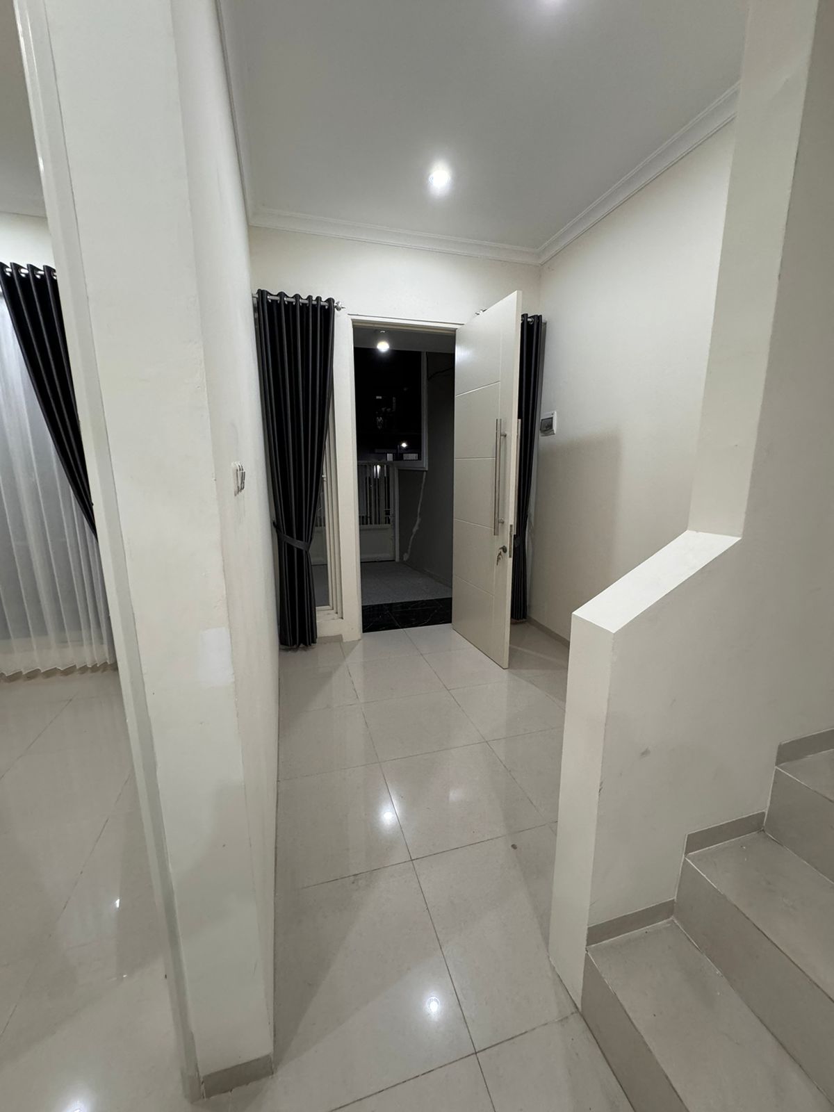 Disewakan Rumah Baru Siap Huni Manyar Indah Surabaya Timur - Thumbnail 2