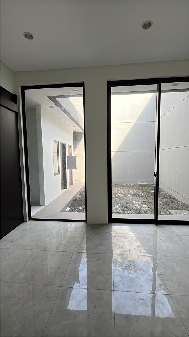 Dijual/Disewakan Rumah Modern Minimalis Siap Huni di District Nine Citraland Surabaya Barat - Thumbnail 6