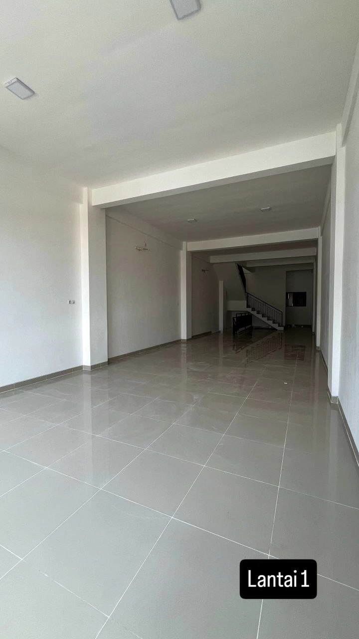 Disewakan Ruko 3 Lantai Baru Jalan Pucang Anom Lokasi Strategis Surabaya Timur - Thumbnail 3