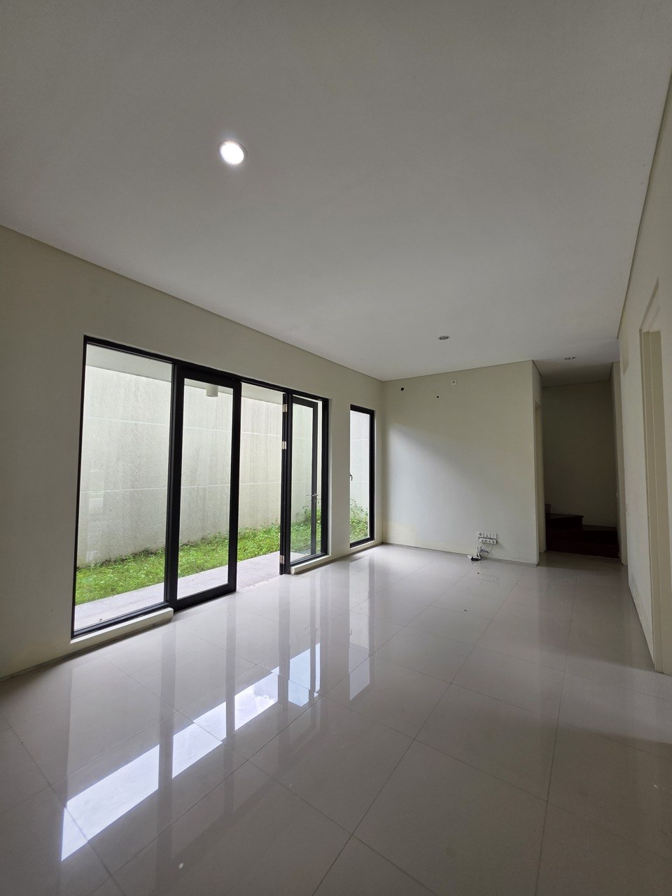 Dijual Rumah Lake View di Northwest Lake Citraland Surabaya Barat - Thumbnail 2
