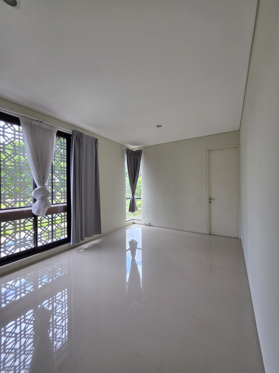 Dijual Rumah Lake View di Northwest Lake Citraland Surabaya Barat - Thumbnail 8