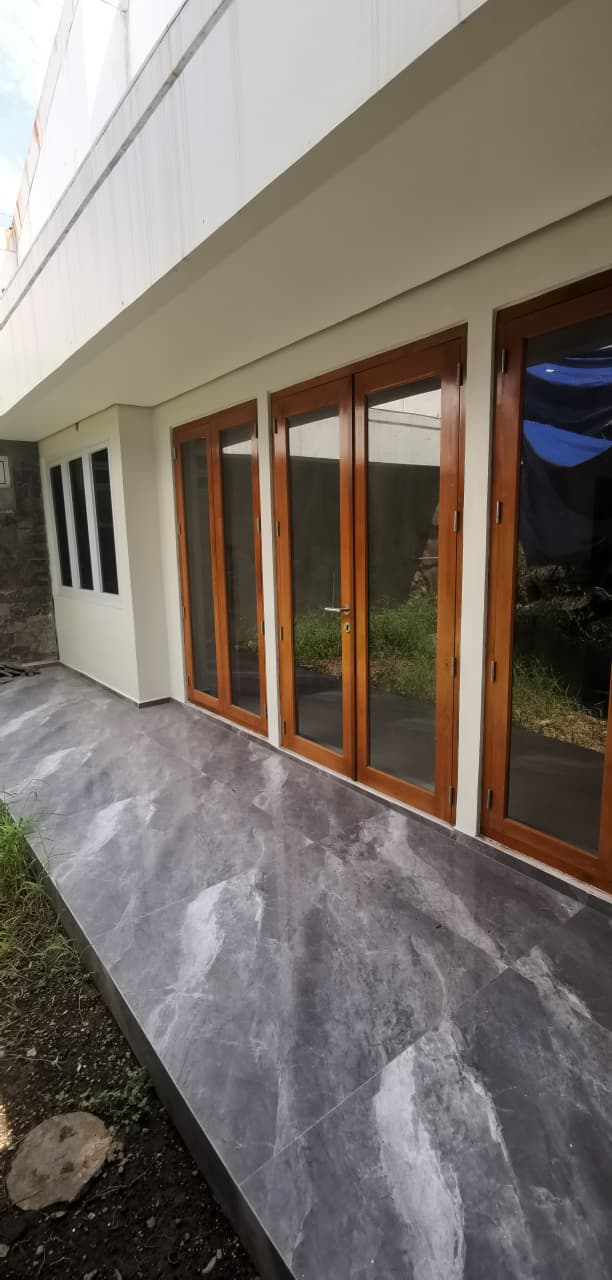 Disewakan Rumah Nyaman di Klampis Indah Surabaya Timur (bbaa) - Thumbnail 2