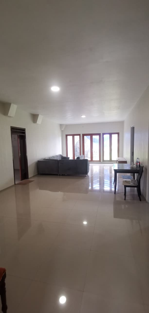 Disewakan Rumah Nyaman di Klampis Indah Surabaya Timur (bbaa) - Thumbnail 4