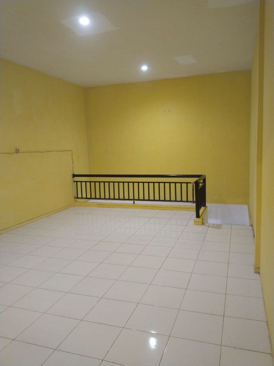 Jual Ruko 2 Lantai Lokasi Komersial G Walk Strategis Citraland Surabaya Barat - Thumbnail 2