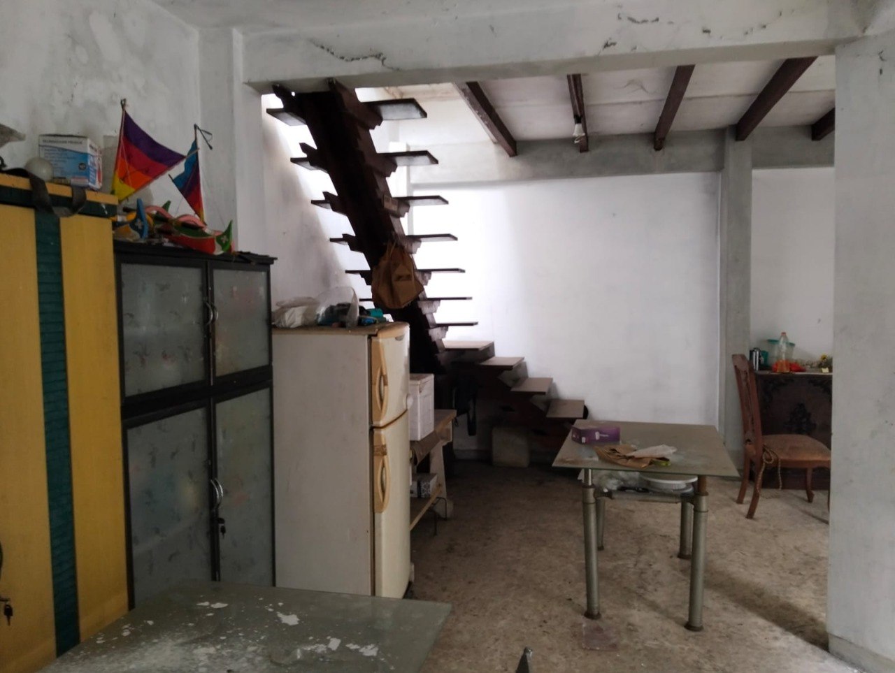 Dijual Rumah Hitung Tanah dan Lokasi Strategis di Raya Wisma Pagesangan Surabaya Selatan - Thumbnail 8