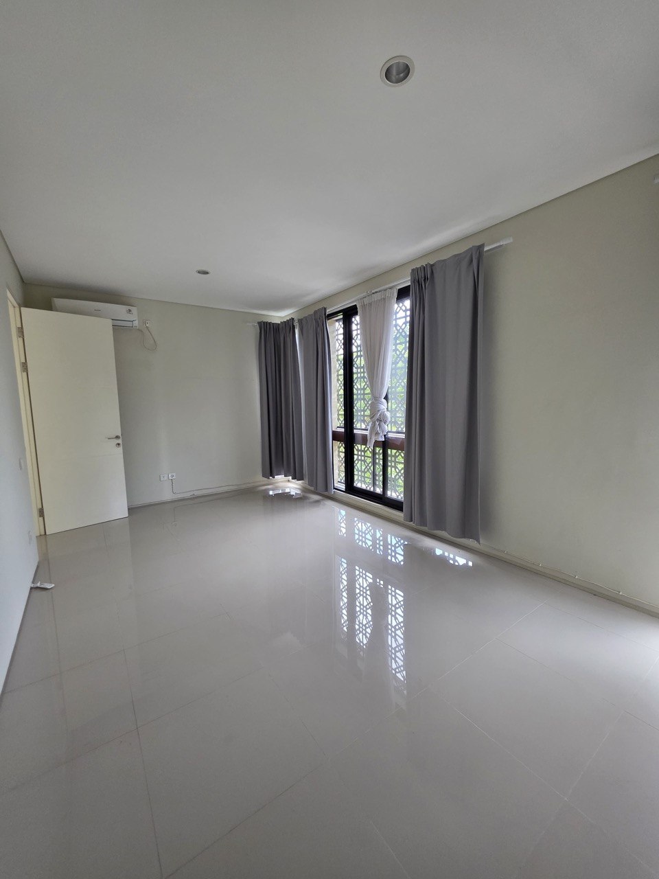 Dijual Rumah Lake View di Northwest Lake Citraland Surabaya Barat - Thumbnail 5