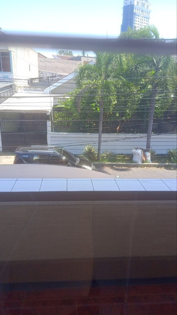 Dijual Rumah Strategis Siap Huni di Jalan Darmo Permai Selatan Surabaya Barat - Thumbnail 2