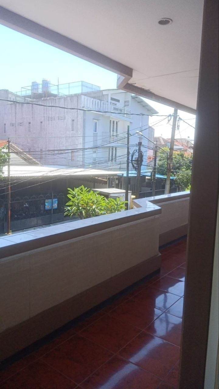 Dijual Rumah Strategis Siap Huni di Jalan Darmo Permai Selatan Surabaya Barat - Thumbnail 4