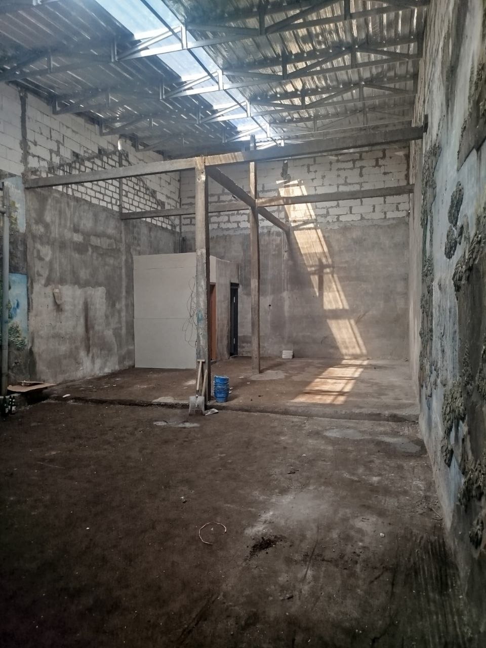 Dijual / Disewakan Ruko Komersial Jalan Kepatihan Industri Lokasi Strategis di Gresik - Thumbnail 4