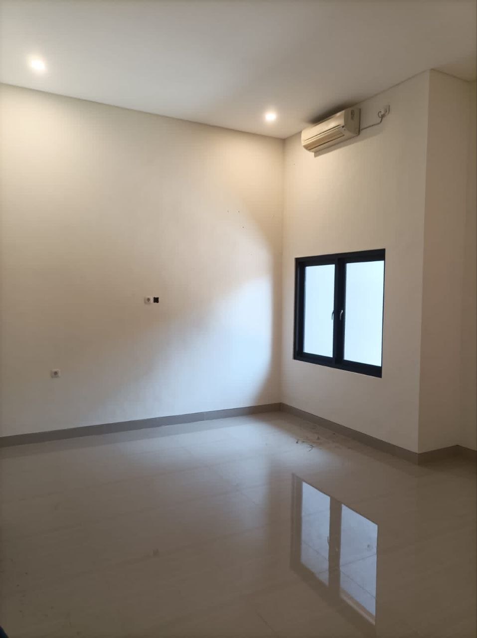 Dijual Rumah 1 Lantai Baru Gress Manyar Tirtomoyo Surabaya Timur - Thumbnail 2