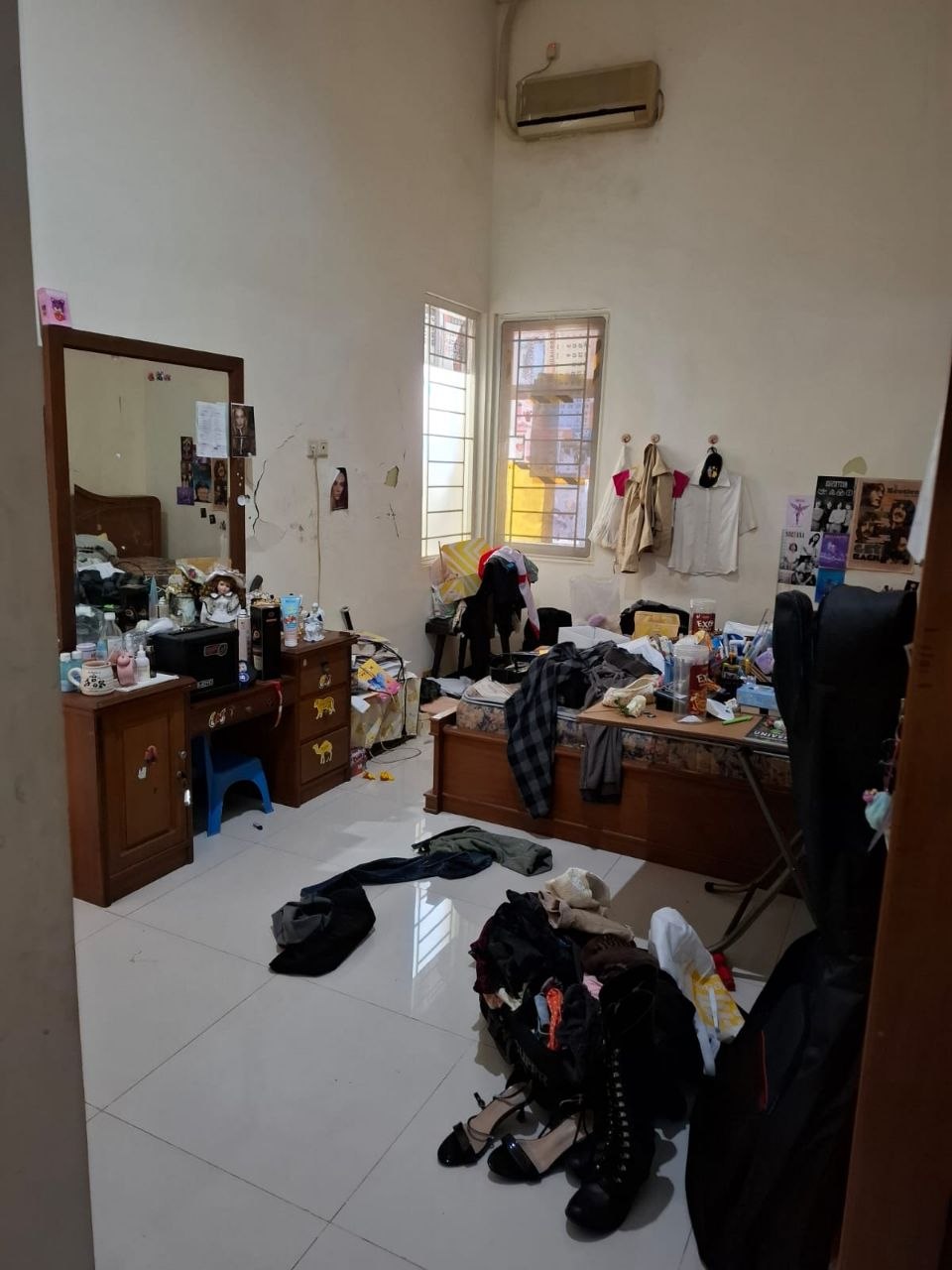 Dijual Rumah 1 Lantai Semi Furnished Manyar Tirtomoyo Lokasi Strategis Surabaya Timur - Thumbnail 3