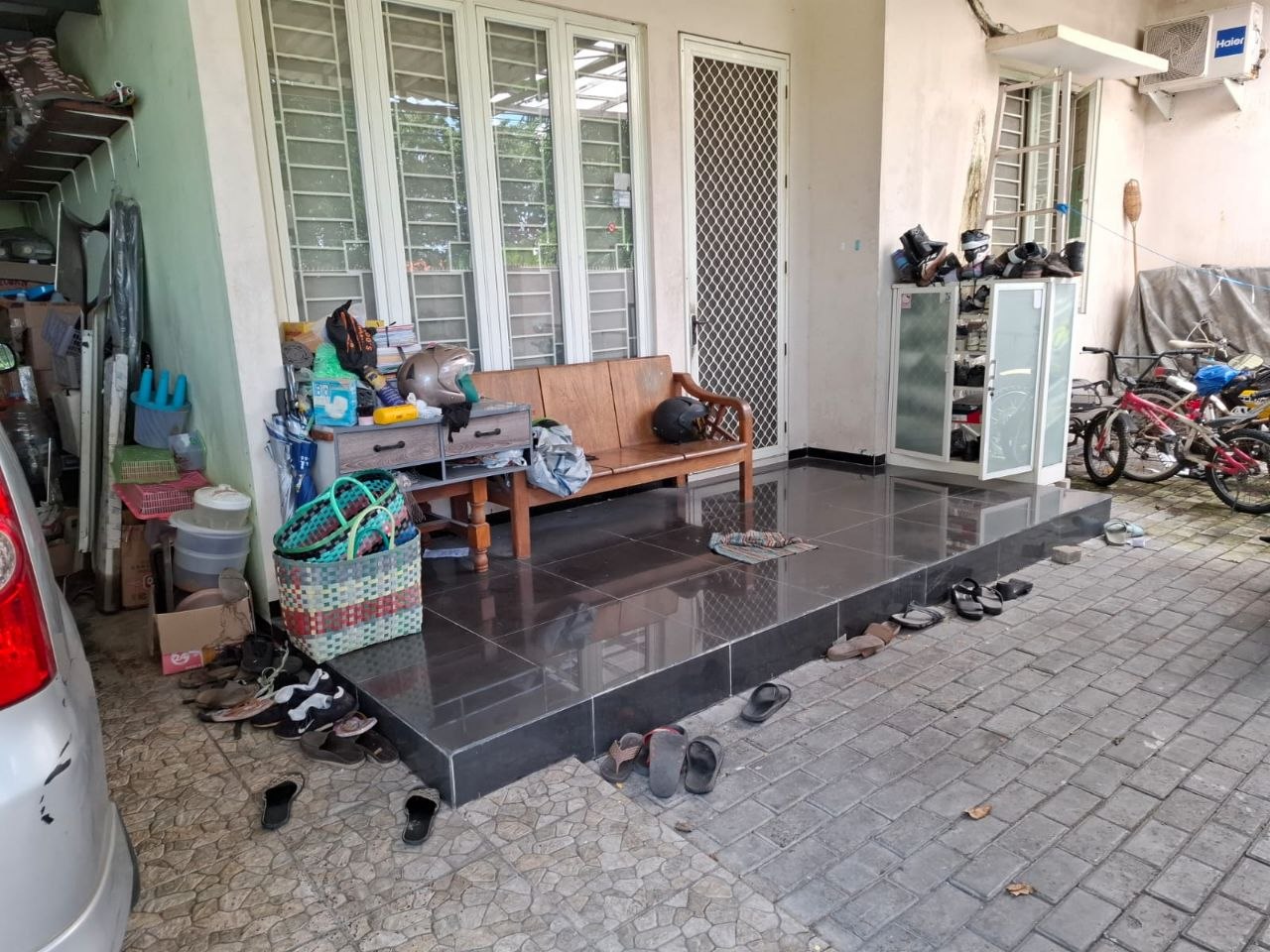 Dijual Rumah 1 Lantai Semi Furnished Manyar Tirtomoyo Lokasi Strategis Surabaya Timur - Thumbnail 5